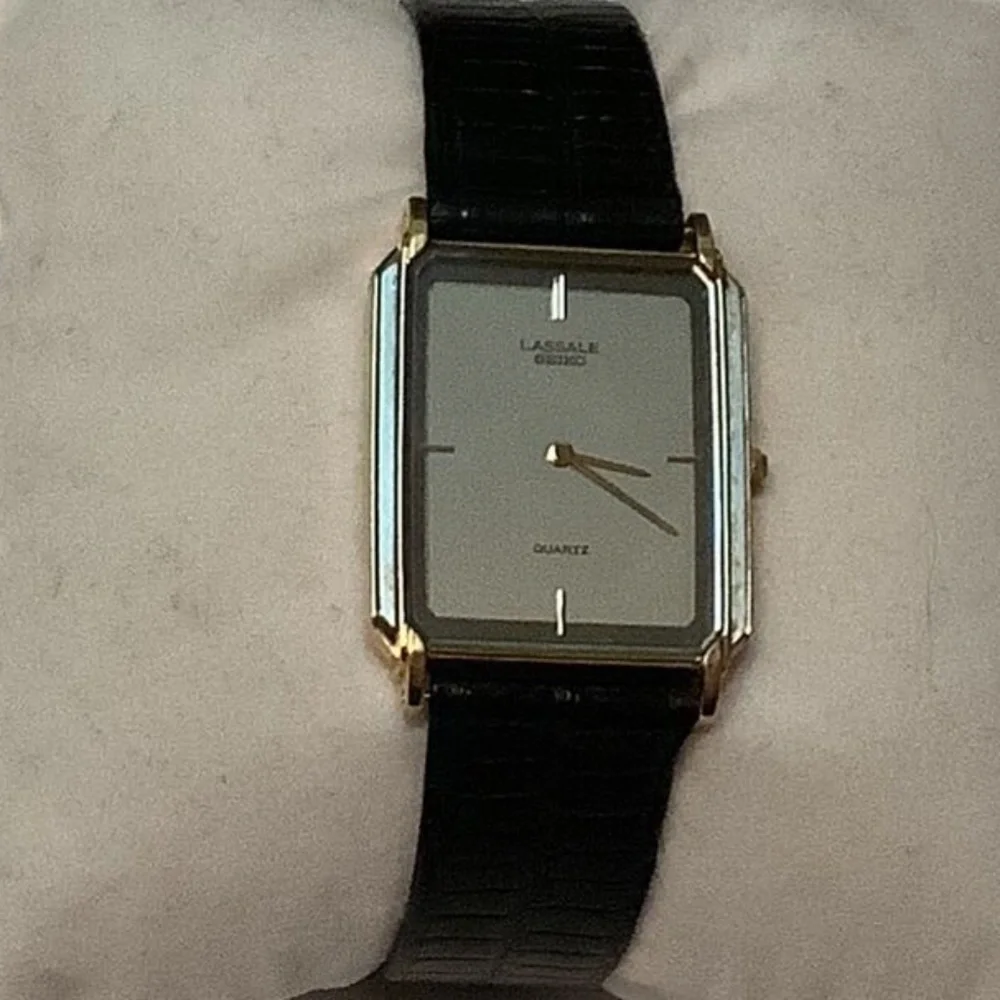 Vintage Lasalle Quartz Woman’s Watch by Seiko - Picture 1 of 5